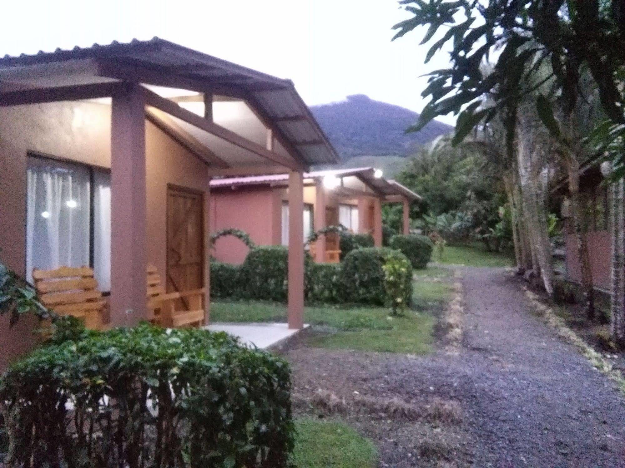Paraiso Volcano Lodge Guayabo  Экстерьер фото
